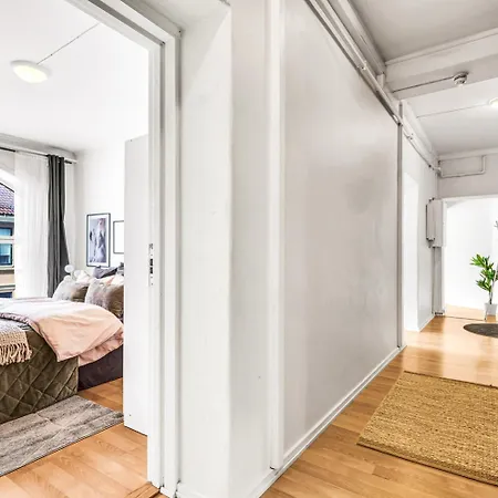 3-bedroom - Heart Of Center דירה *